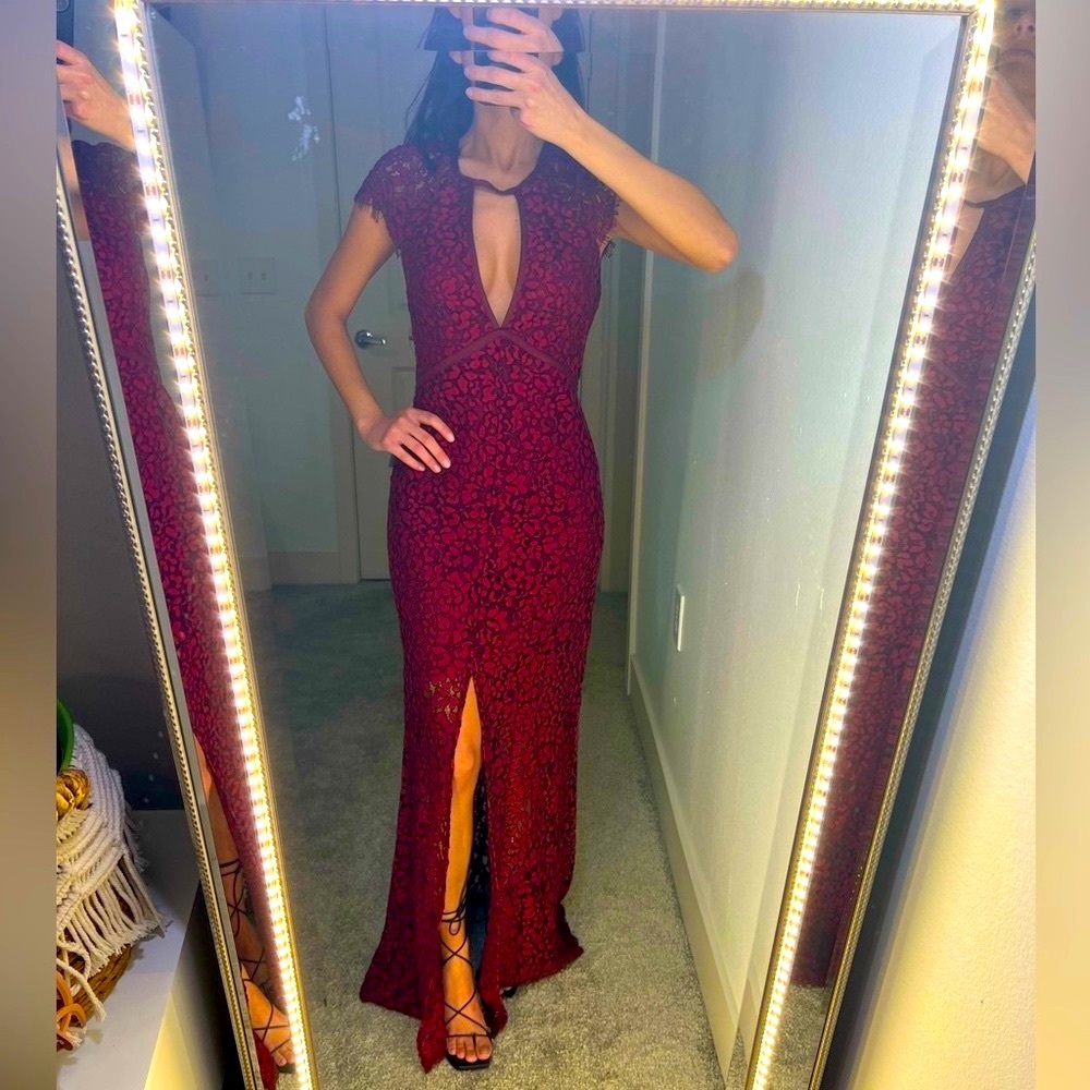 HARLYN MAROON LACE MAXI DRESS